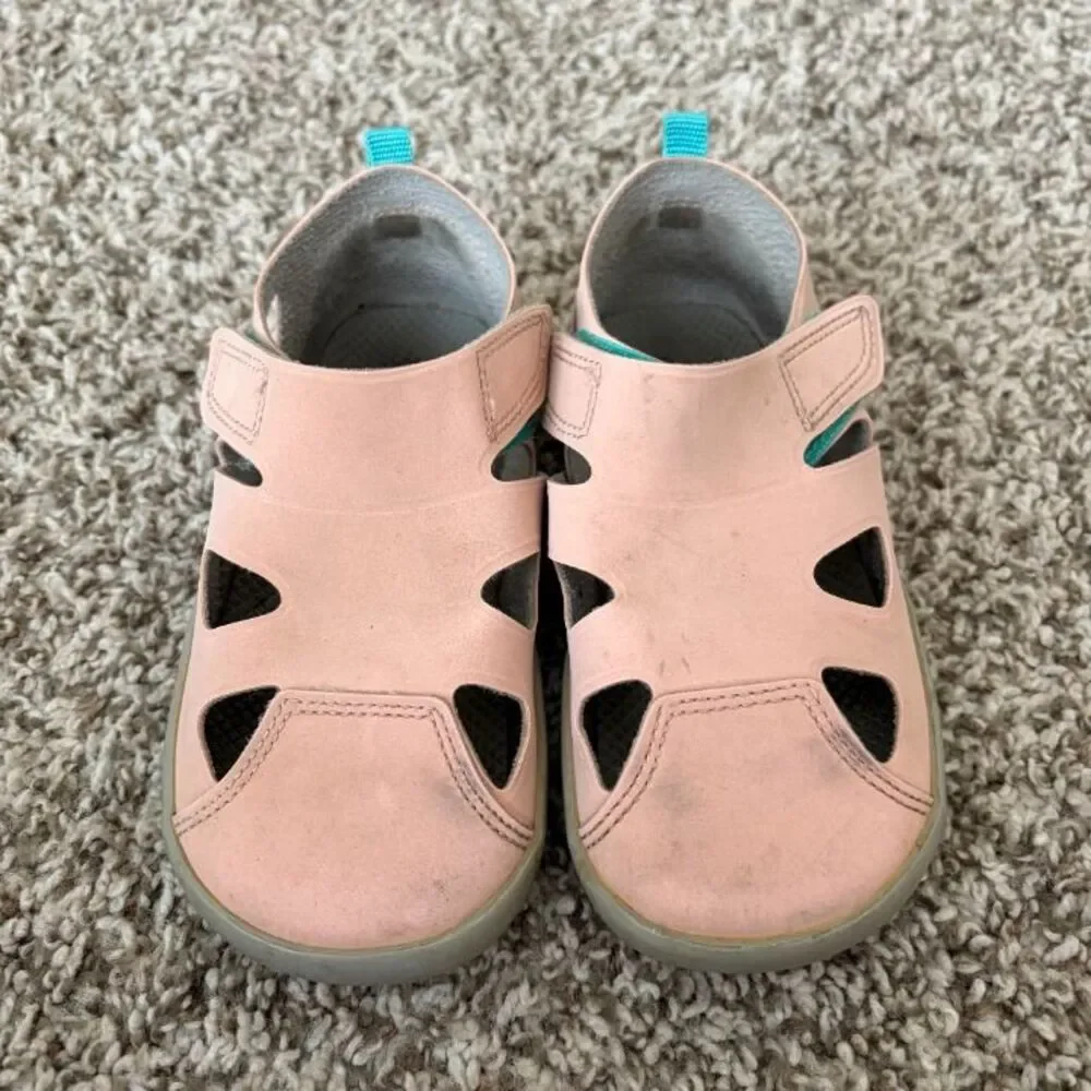 Size 10.5 / Toddler Girl Ten Little Sandals